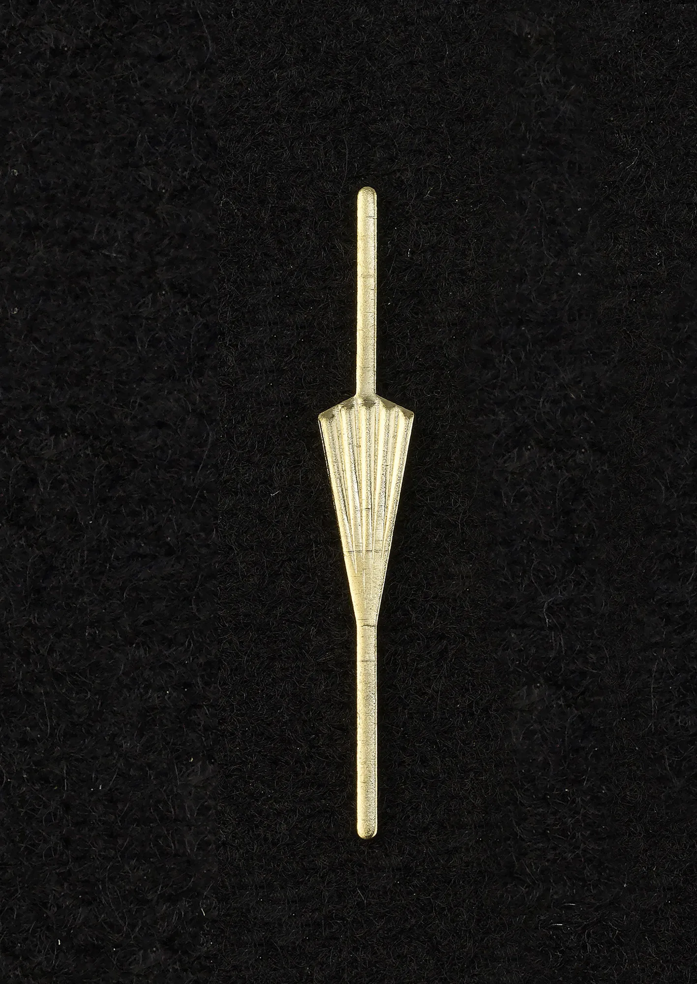 C90036  Arrow Head Straight Link 33mm Gold